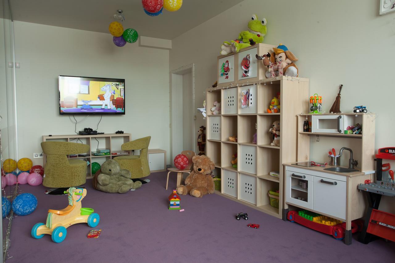 Amira Boutique Hotel Bansko Luaran gambar A typical nursery room