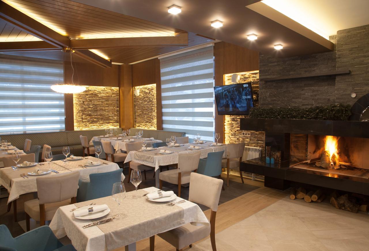 Amira Boutique Hotel Bansko Luaran gambar Restaurant in Athens