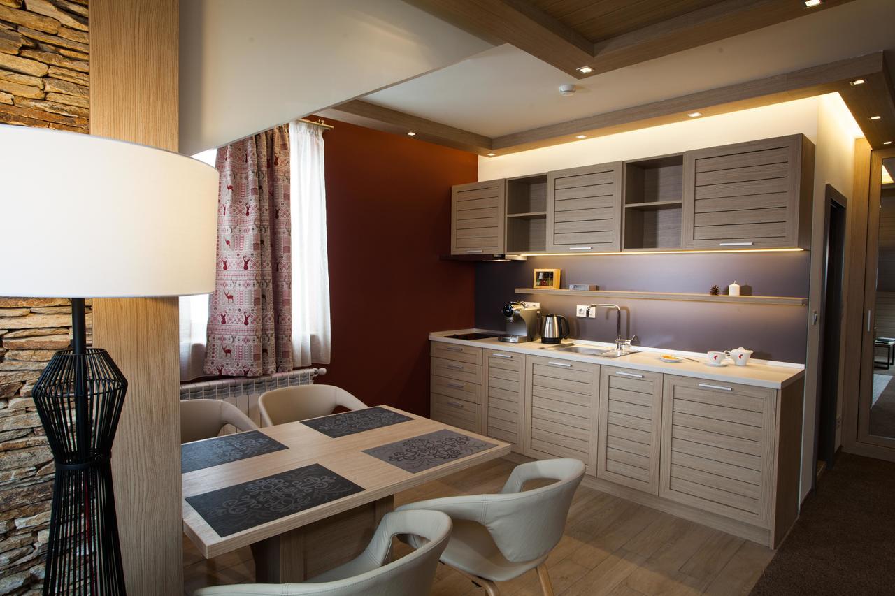 Amira Boutique Hotel Bansko Luaran gambar A modern kitchen