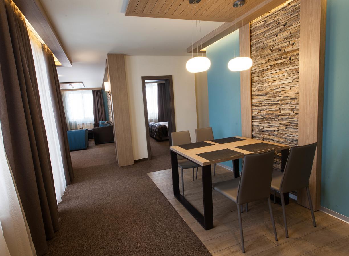 Amira Boutique Hotel Bansko Luaran gambar A suite at the hotel