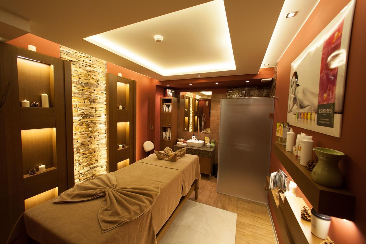 Amira Boutique Hotel Bansko Luaran gambar A treatment room at a spa