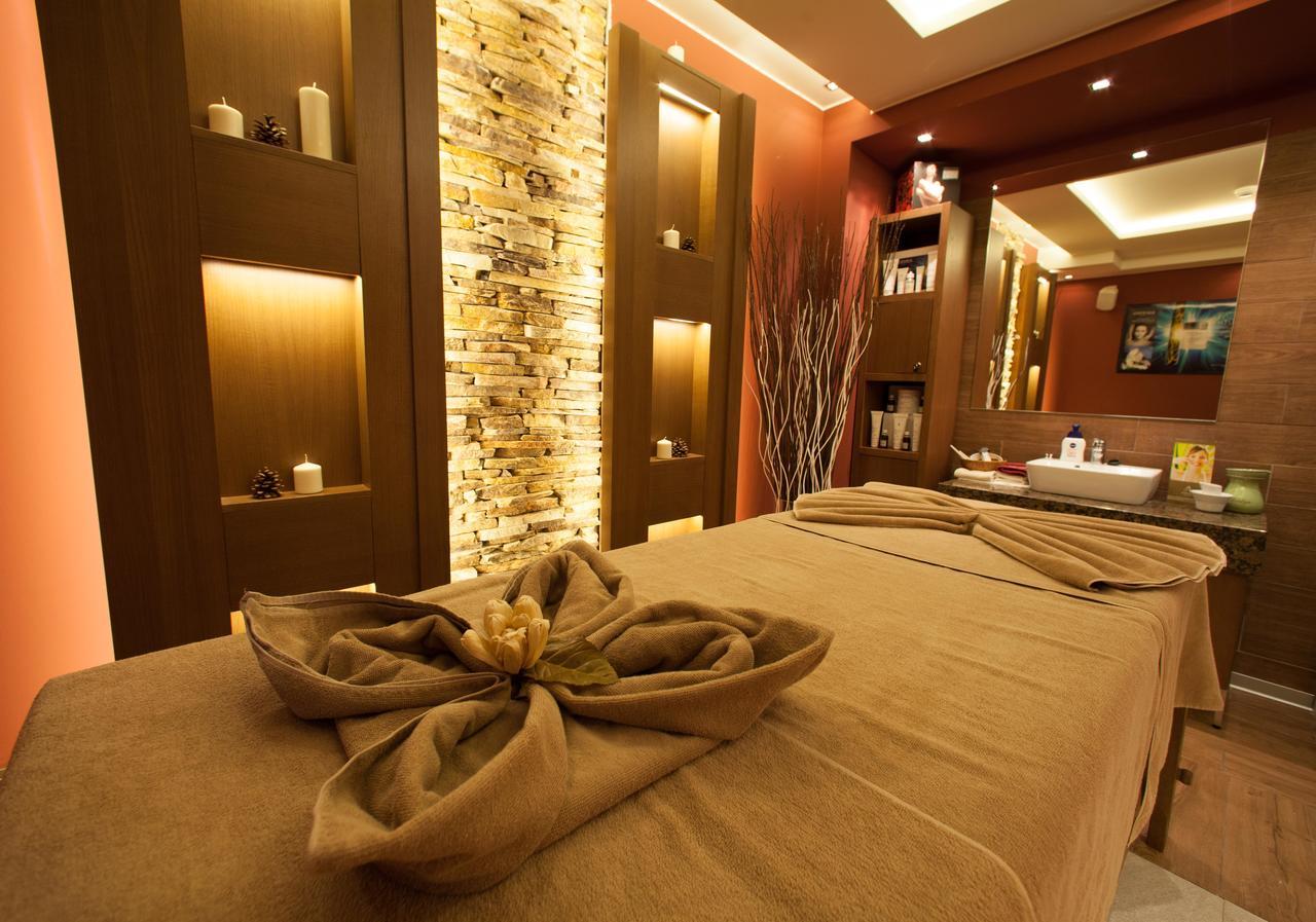 Amira Boutique Hotel Bansko Luaran gambar A massage bed